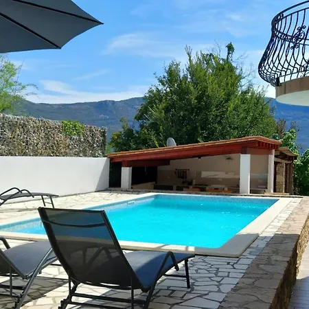 Casa Mikales Сasa de vacaciones Kršan